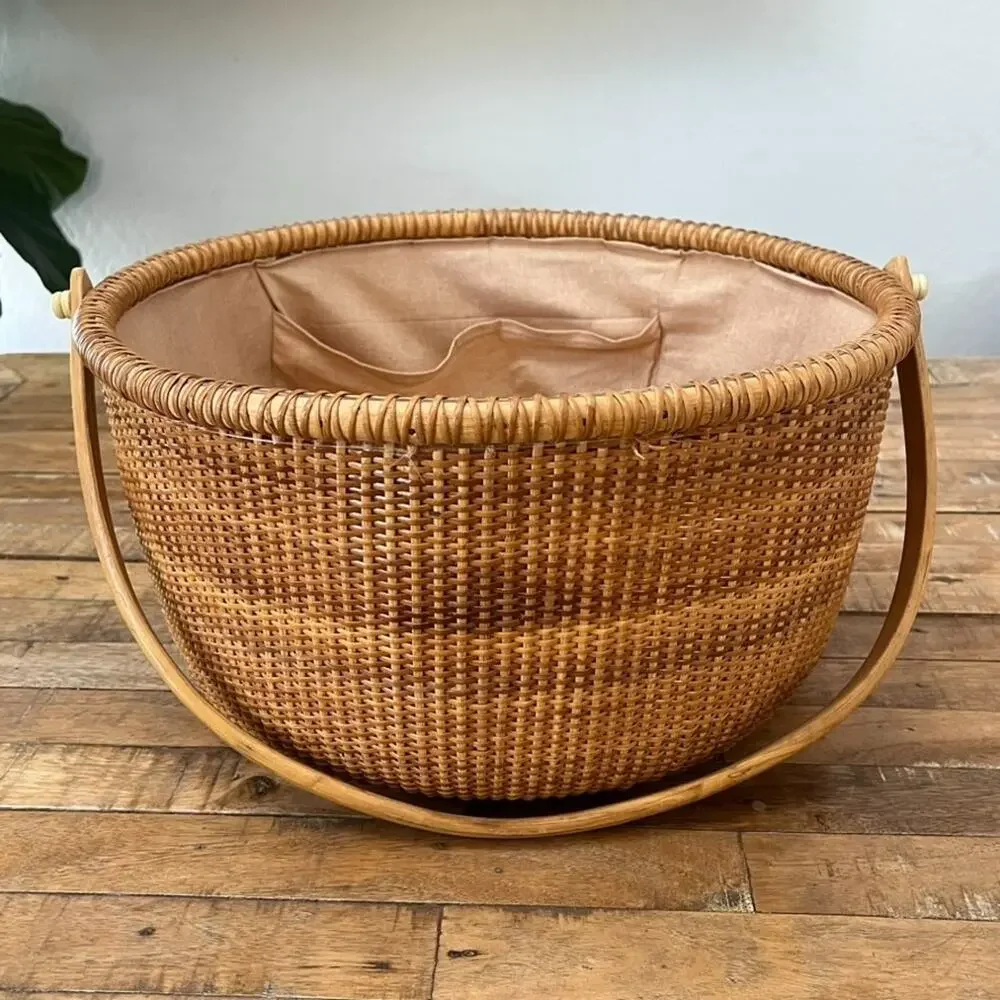 Vintage Nantucket Style Round Lined Woven Basket 15